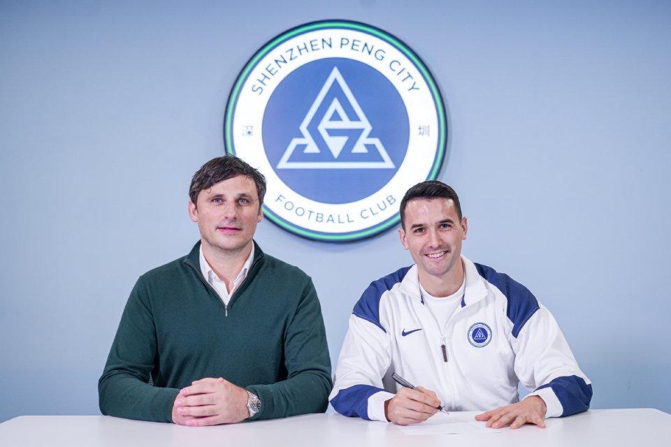 深圳新鹏城强阵曝光!中场集齐三大跑男,媒体人:新赛季望6抢4