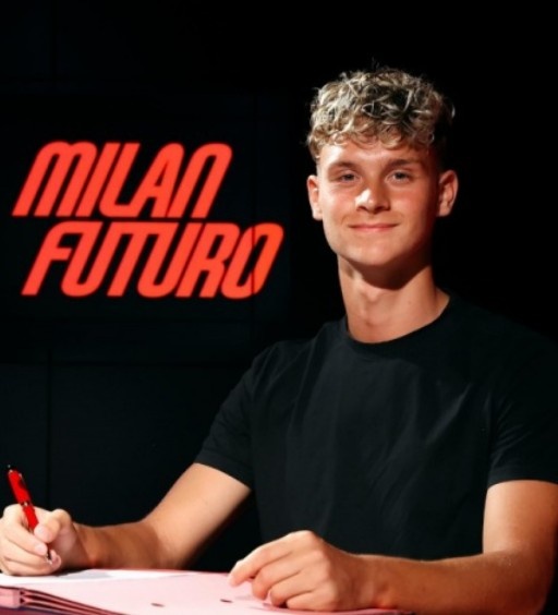 足球直播-斯基拉：阿贾克斯与米兰商谈先租后买伊布儿子马克西米利安