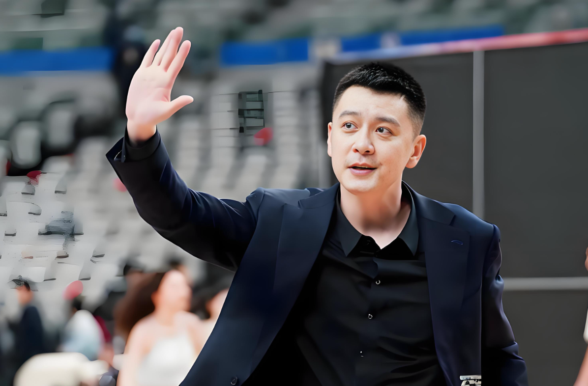 OD体育直播-不是胡金秋，不是赵继伟！杨鸣点赞男篮3人，是赢球的关键